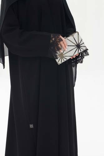 عبايه - لارا 
