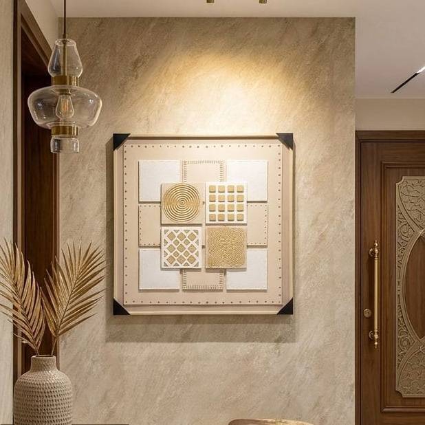 لوحة جدارية فاخرة – إطار خشب طبيعي (100×100 سم)
