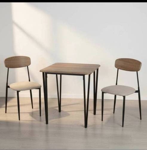 طقم طاولة طعام (1+2) بتصميم عصري أنيق، مثالي للمساحات الصغيرة.