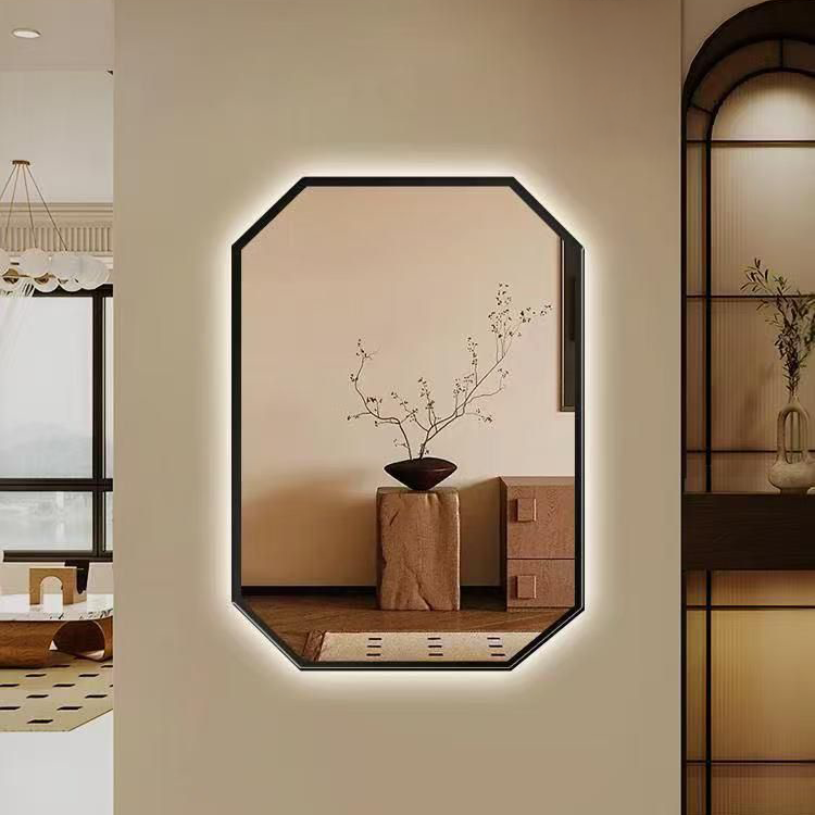 مرآة LED حائطية بتصميم فاخر