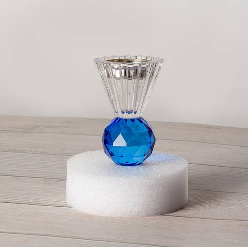 Luxury incense burner with a modern design and a 10 cm crystal base