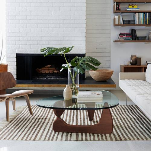 Elegant Round Glass Center Table with Wooden Base - طاولة قهوة دائرية أنيقة بسطح زجاجي وقاعدة خشبية