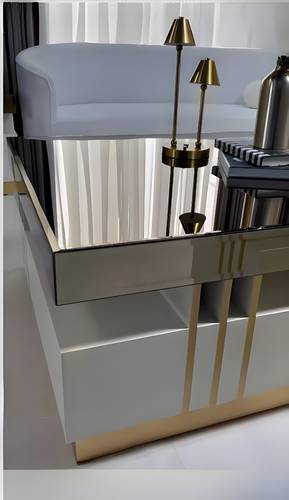 Elegant and Wonderful Serving Table - طاولة تقديم أنيقة ورائعة
