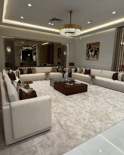 مجلس عربي مودرن فاخر على شكل حرف U  Luxury Modern Arabic Majlis – U Shape Sofa Set