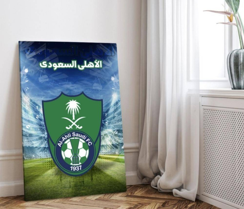لوحة جدارية بشعار نادي الأهلي السعودي