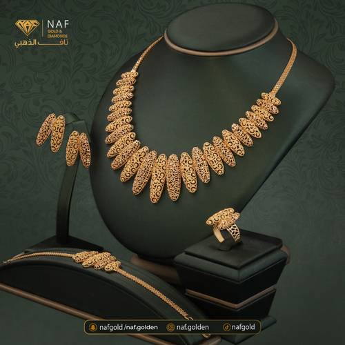 طقم  ذهب أصفر عيار 21 الوزن 72.50 تقريبا 