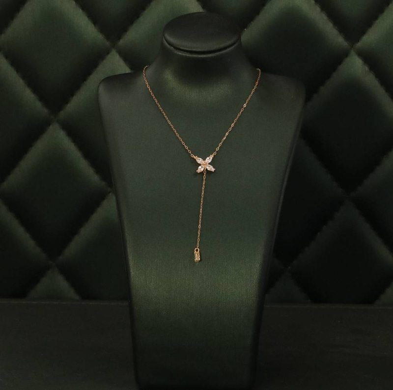 Yellow soft gold pendant 18 carat approximately 0.96 grams Flower