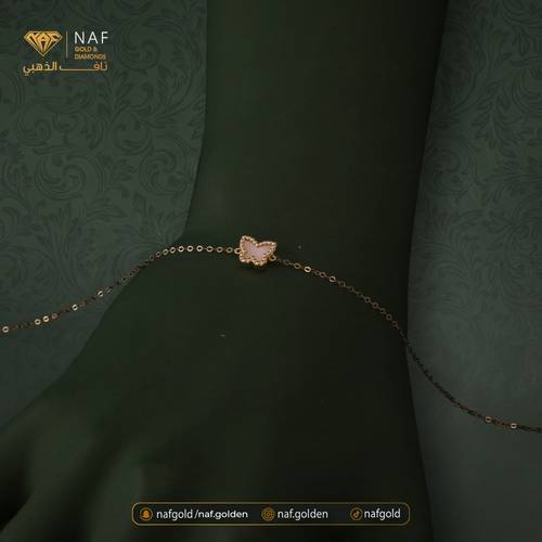 سواره ذهب عيار 18 الوزن  0.56 جرام تقريبا لون الذهب أصفر الحجر 