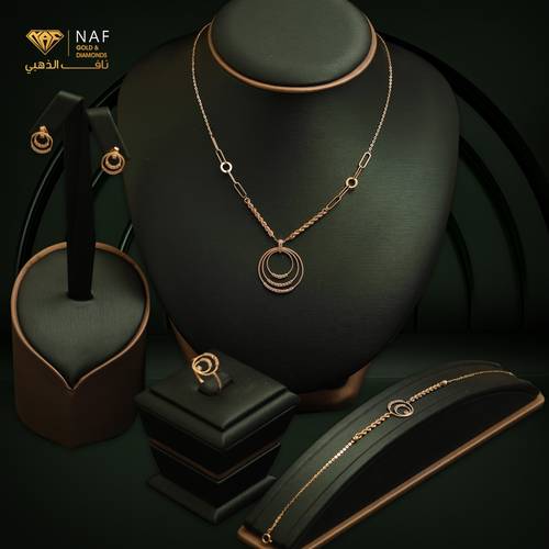 طقم ذهب ابيض عيار 18 الوزن 7.72 جرام تقريبا