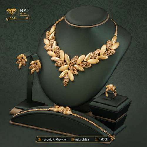 طقم ذهب أصفر عيار 21 الوزن 104.21 جرام تقريبا