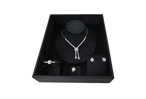 طقم ذهب عيار 18