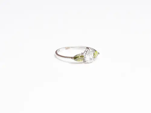 خاتم ذهب تصميم ألماس عيار 18