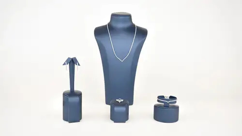 طقم ذهب أبيض عيار 18