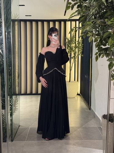 فستان سهرة أسود طويل شيفون بليسيه كورسيه كريستال