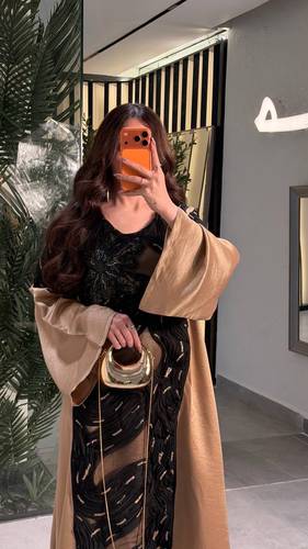 جلابية بنقش يدوي من حسينة