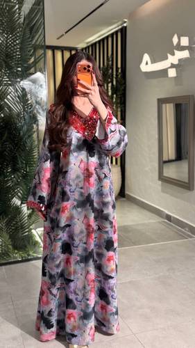 جلابية نسائية فخمة بتصميم عصري