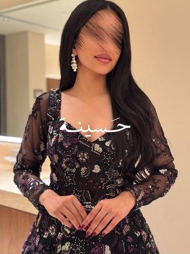 فستان سهره اسود كلوش بنقش وكم طويل
