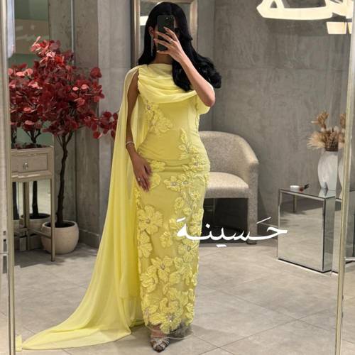 فستان أصفر هادئ بلون الليمون الفاتح