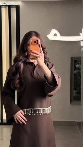 فستان بني بحزام كريستالي