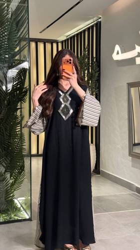 جلابية نسائية أنيقة بتطريز