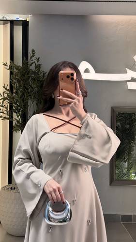فستان الوَقار المُرصَّع