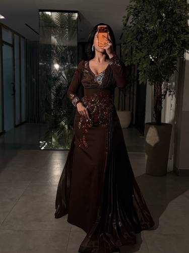 فستان سهره موكا بذيل جانبي كريب مطرز 