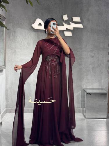 فستان مُلكي بكمّين شيفون مطرّز