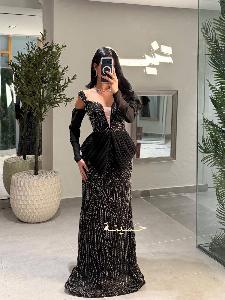 فستان سواريه فاخر بتطريز خرزي