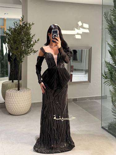 فستان سواريه فاخر بتطريز خرزي