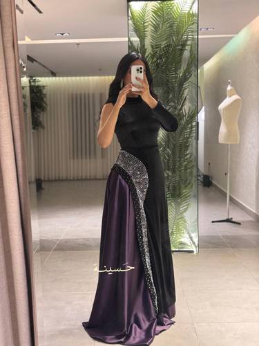 فستان أسود مخملي بكت واحد