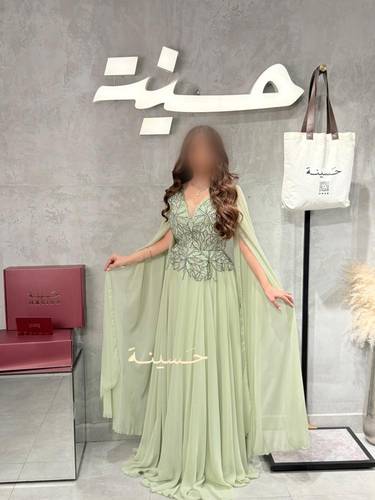 فستان سهرة أنيق بلون أخضر فاتح