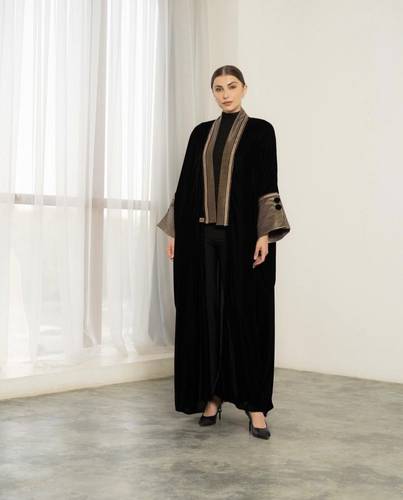 Black Velvet Bisht Abaya