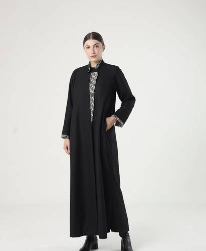 Gabardine and Jacquard collar