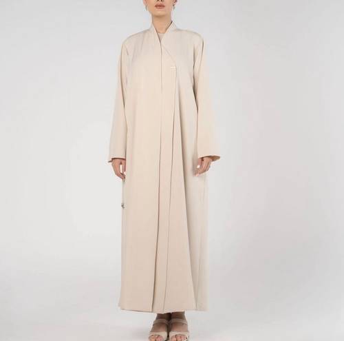 Beige crepe Abaya