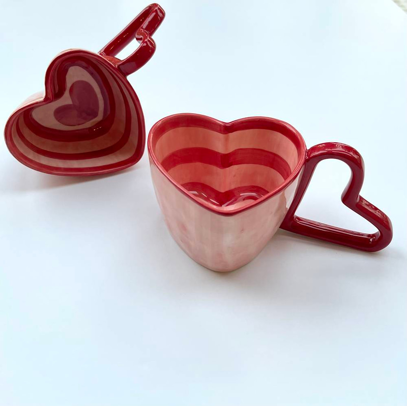 صندوق هدايا love cup مع تشكولت ليفو