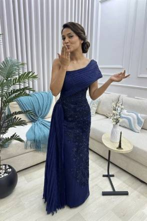 فستان سهرة نسائي لون  كحلي بكتف واحد