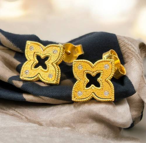 Roberto Queen 21k Earrings