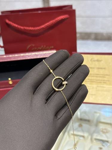 انسيال كارتييه جاست ان كلو عيار ١٨