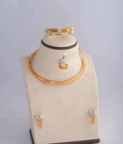 طقم طوق ديور الفخم عيار 21
