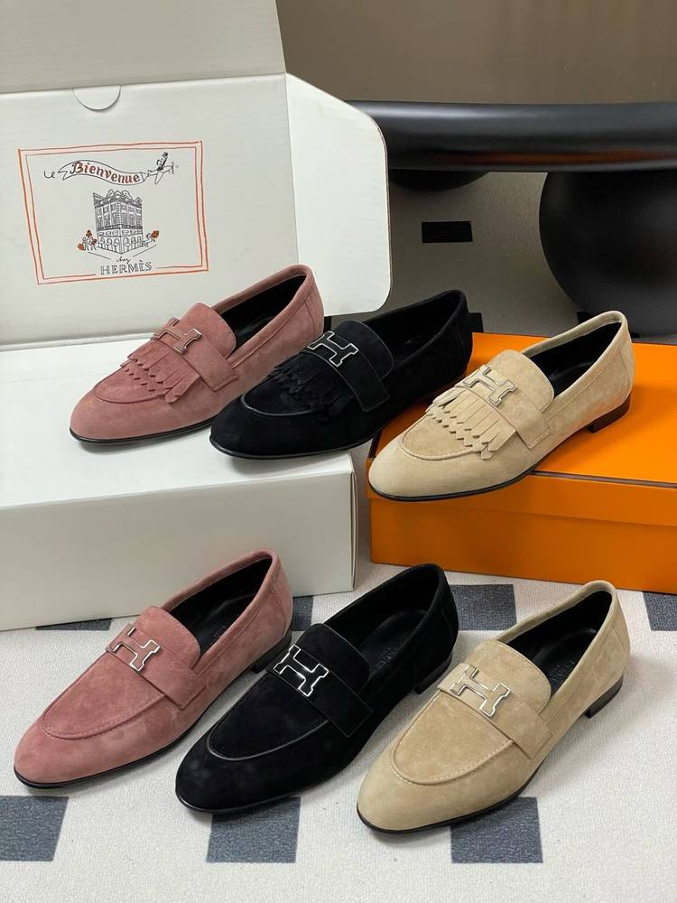 Hermes Flat 