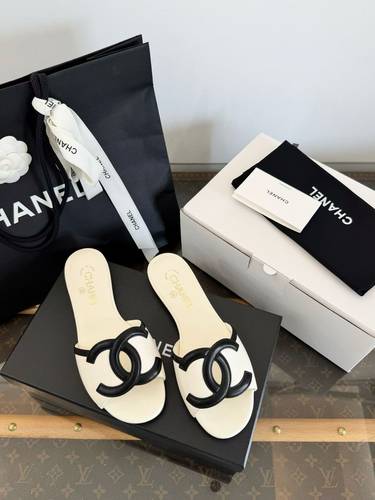 Chanel slippers white