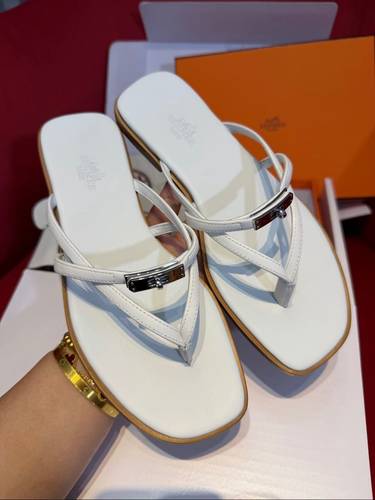 Miss sandal White