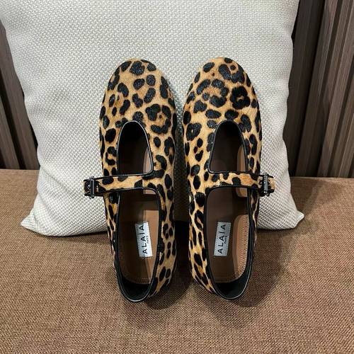 ALAIA Flat