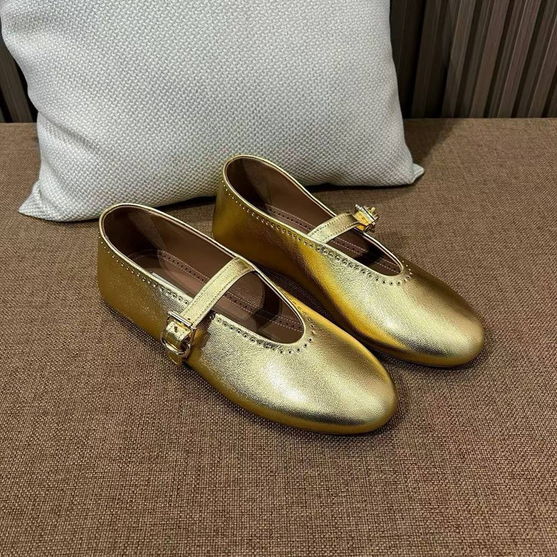 ALAIA Flat