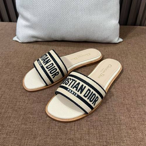 Dior slippers light beige