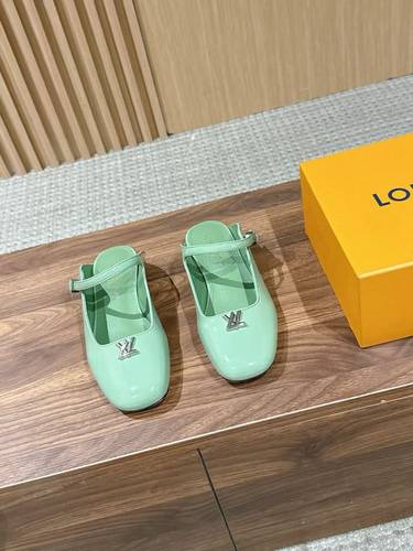 LV Flat Light Green