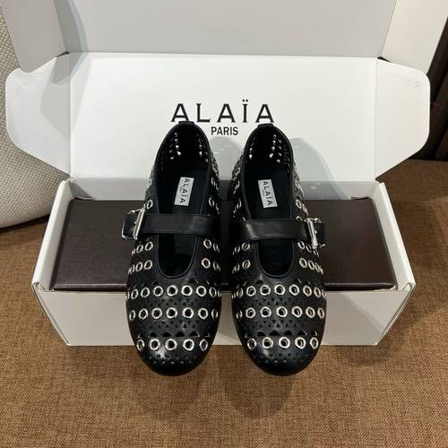 ALAIA Flat