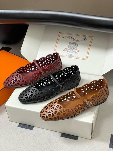 Hermes Flat 