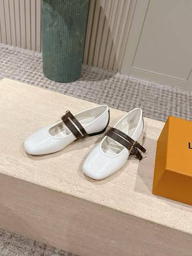 LV Flat White 1