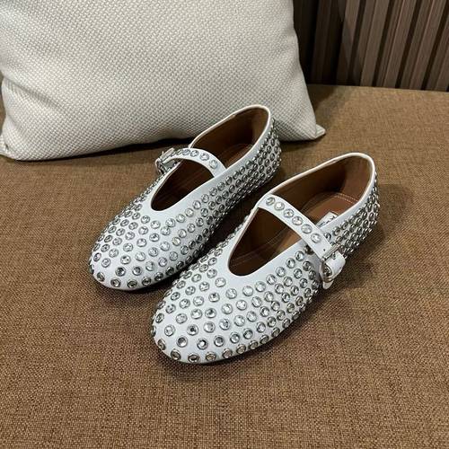 ALAIA Flat